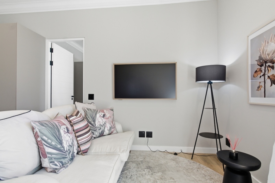 1 Bedroom Property for Sale in Sea Point Western Cape